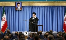 رهبرانقلاب:چرا از اوباما متشکرباشیم،بخاطر تحریم؟/ترامپ می‌گوید از من بترسید،نه!مردم پاسخش را می‌دهند