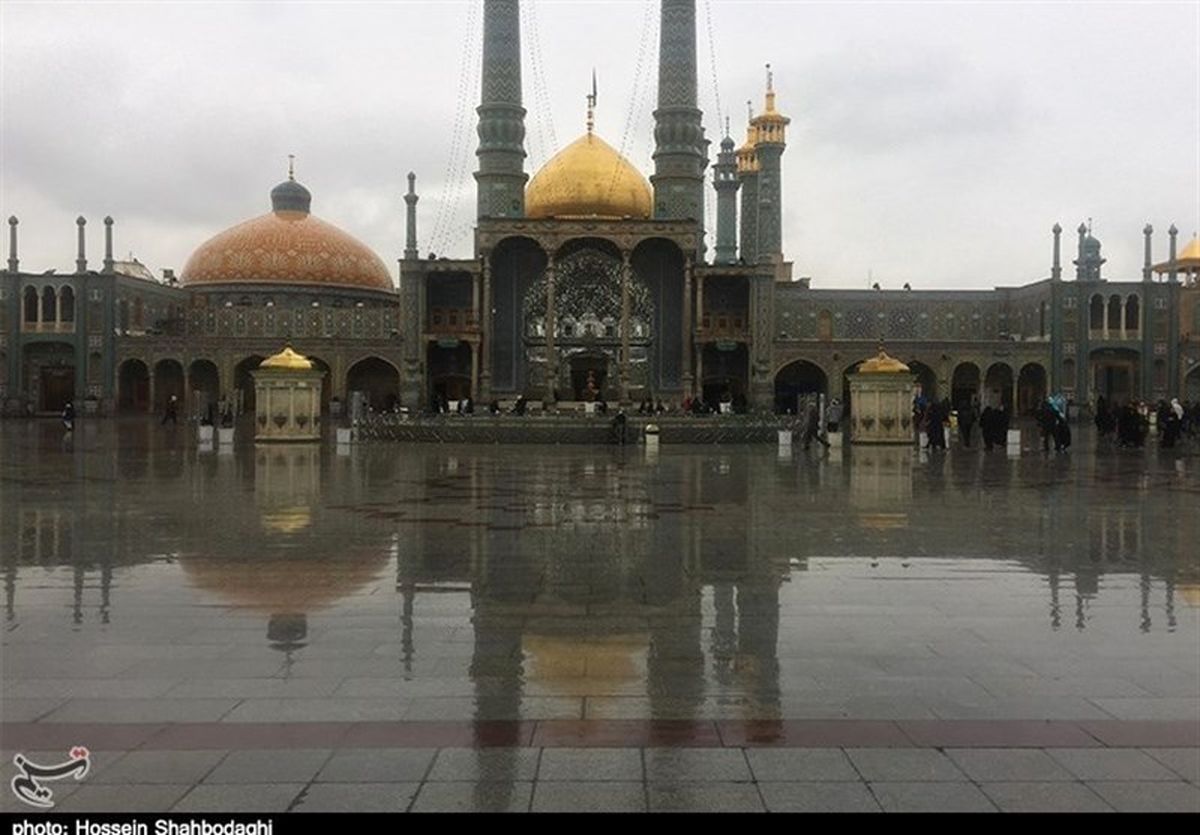 بارش زیبای باران الهی در حرم حضرت معصومه(س) به روایت تصویر