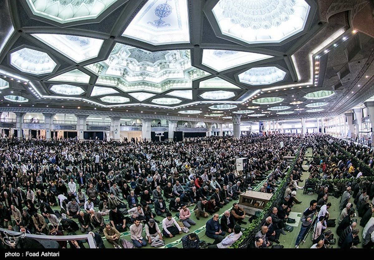 ۲ ردیف از نرده‌های نماز جمعه تهران برداشته شد