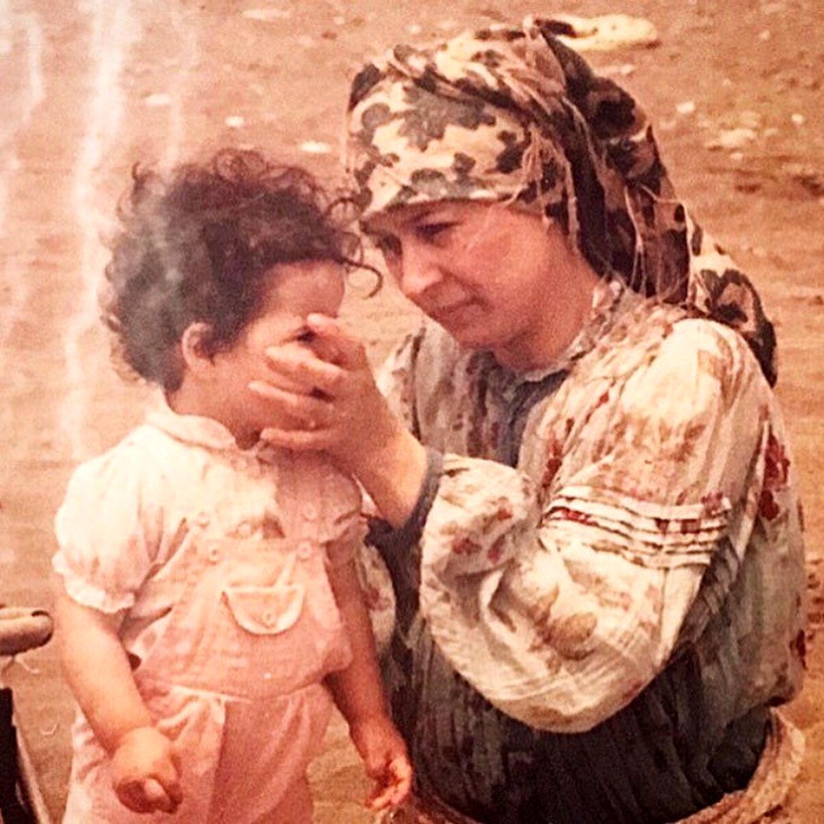 جُک و خاطرهِ‌گویی ملیکا شریفی‌نیا برای تولد مادرش/ عکس