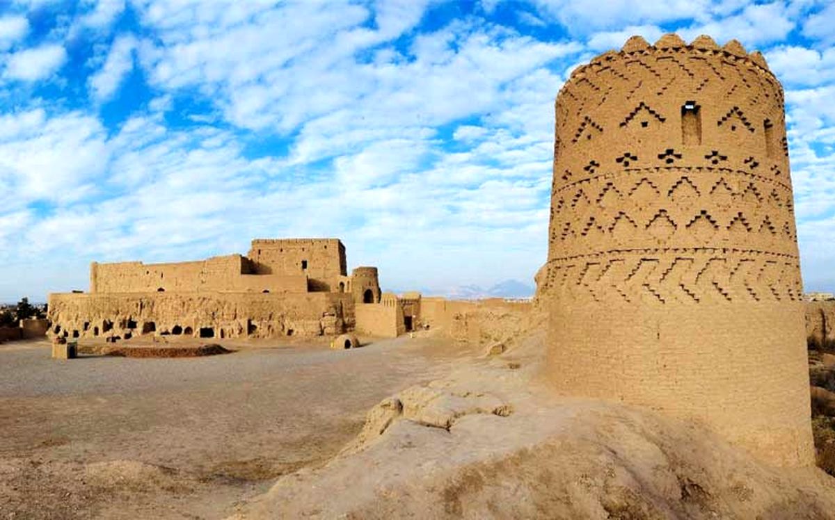 نمایی بسیار زیبا از نارین قلعه میبد