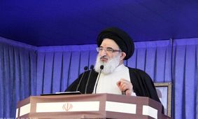 طراحی جدید دشمن تخریب و هجمه به رهبری انقلاب اسلامی است