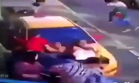 تصادف هولناک و برخورد شدید با چند عابر پیاده +فیلم