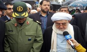 وزیر دفاع به جمع راهپیمایان ۲۲ بهمن رشت پیوست