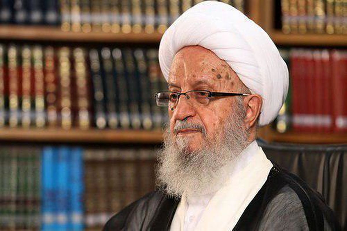 انتقاد تند آیت‌الله مکارم‌شیرازی از سخنان رئیس‌جمهور درباره حجاب