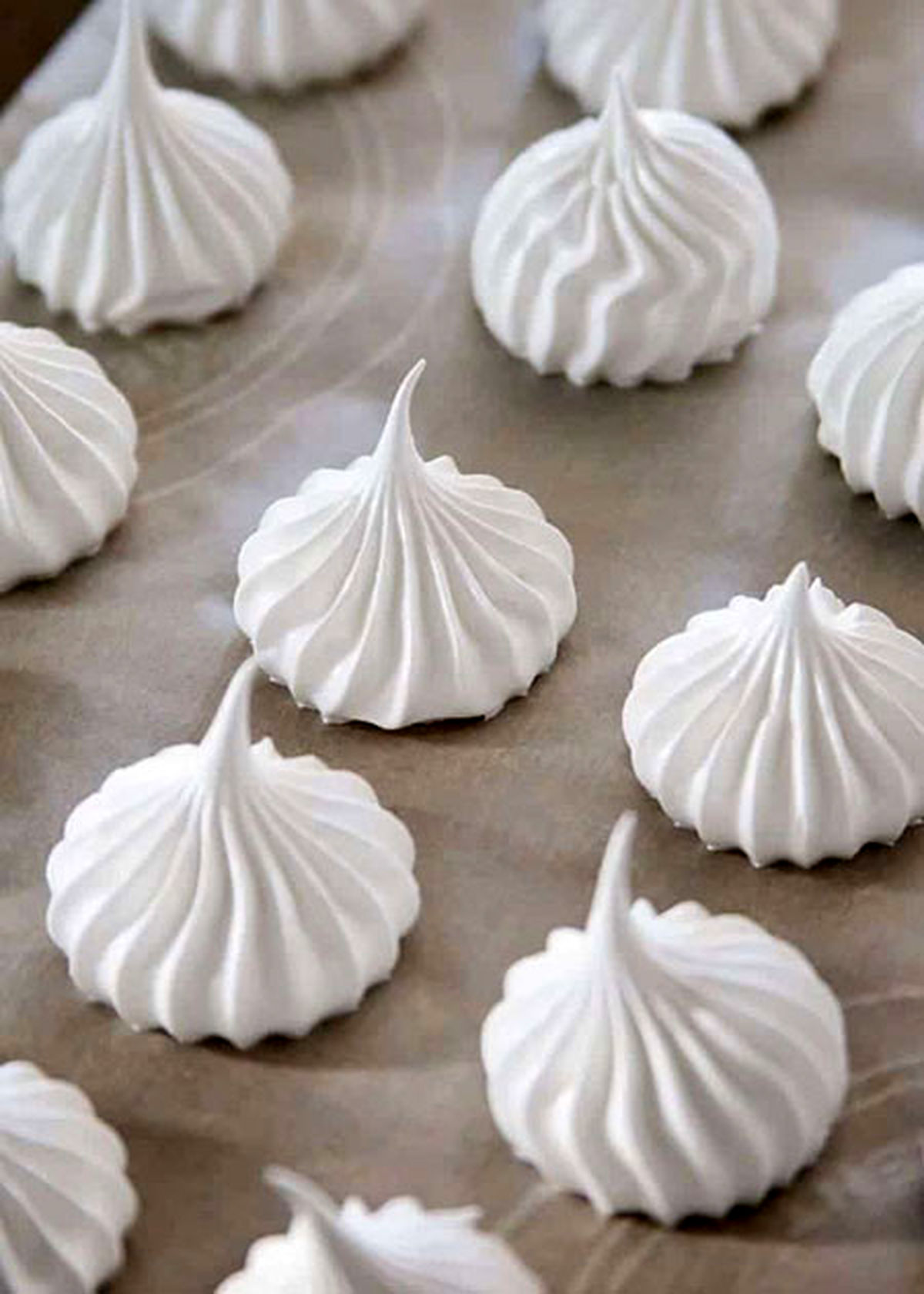 طرز تهیه مرنگ سوئیسی؛ مخصوص پذیرایی عید نوروز