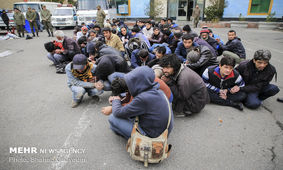 پاکسازی برخی محلات مشهد از معتادان کارتن خواب