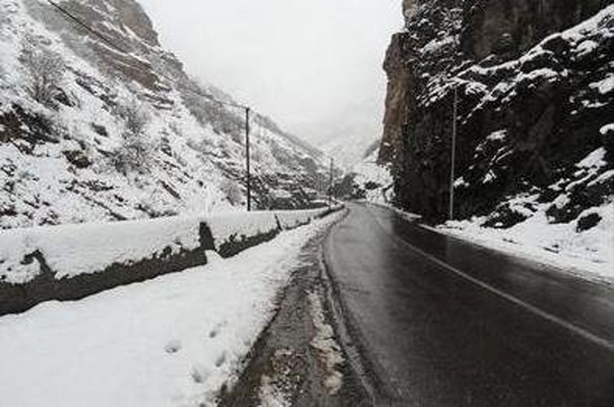 محورهای توسکستان و خوش ییلاق مسدود شد