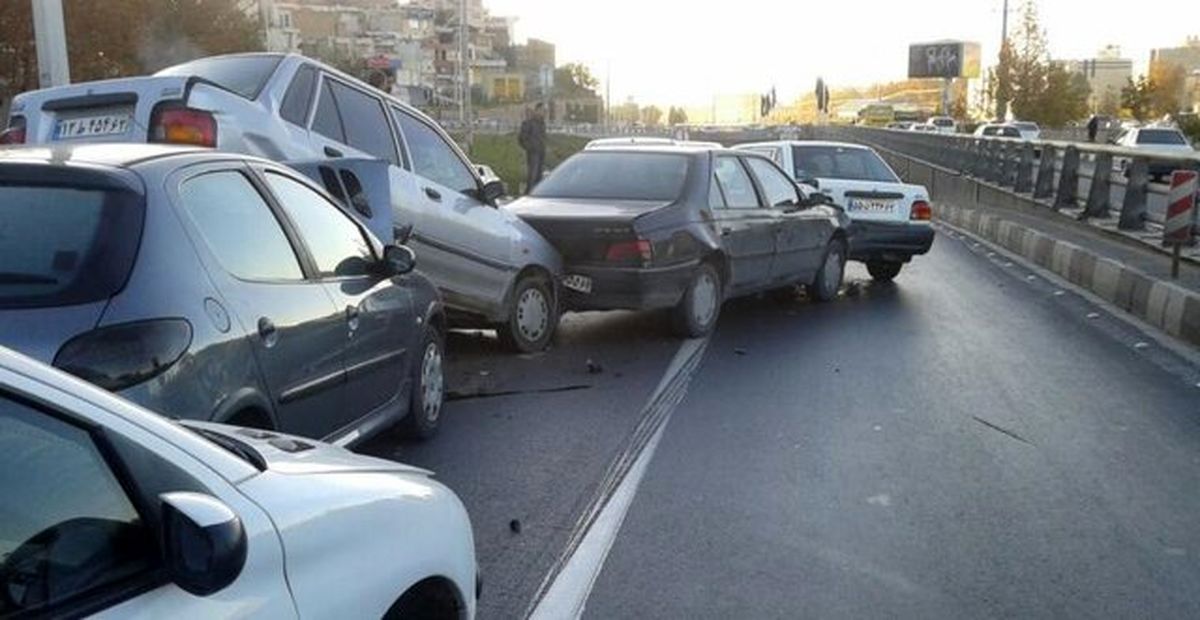 تصادف زنجیره ای هولناک ۳۰ خودرو در زنجان