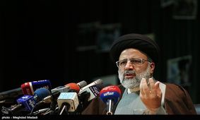 آیت‌الله رئیسی: تشرف بیش از یک میلیون زائر‌ اولی به حرم رضوی؛ آستان قدس یک کارگر بیکار ندارد