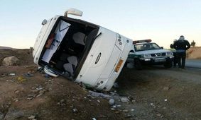 واژگونی اتوبوس در جاده بروجرد