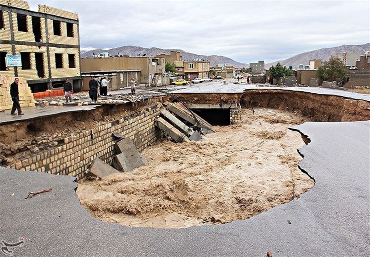 تخلیه ۹۱ خانه روستایی در حسین‌آباد کالپوش به دنبال رانش زمین
