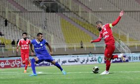 دژاگه، نقش اول پرواز تراکتورسازان