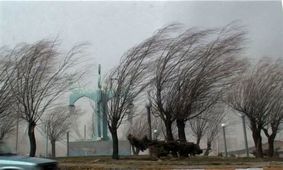 بادی با سرعت ۸۰ کیلومتر قم را درمی‌نوردد