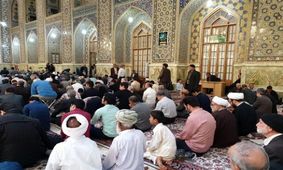 حضور بدون تشریفات تولیت آستان قدس رضوی در نماز جمعه مشهد