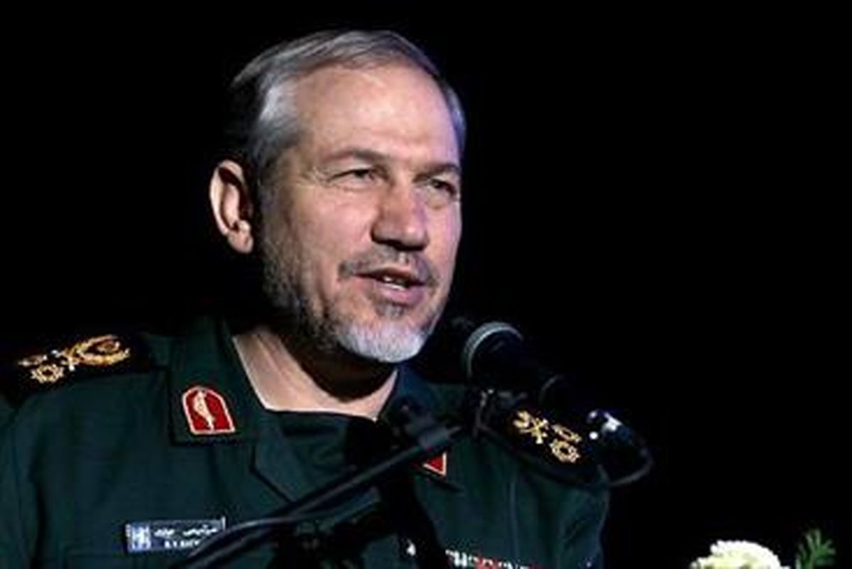 رهبرانقلاب کشتی ایران را از دریای توطئه‌های دشمن عبور داده‌اند