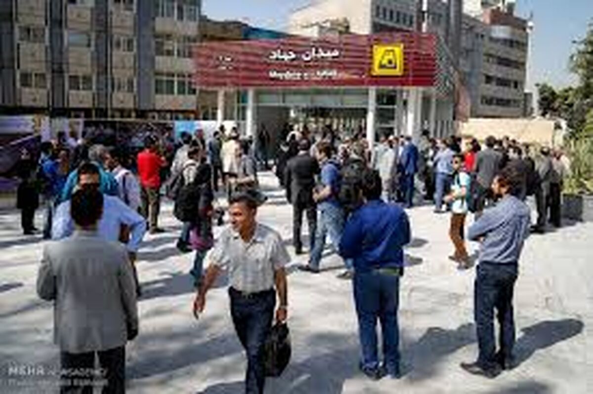 فردی خود را در تهران زیر قطار مترو انداخت