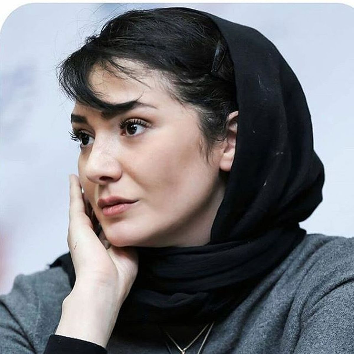 مینا وحید در کنار خواهر و برادرش+عکس