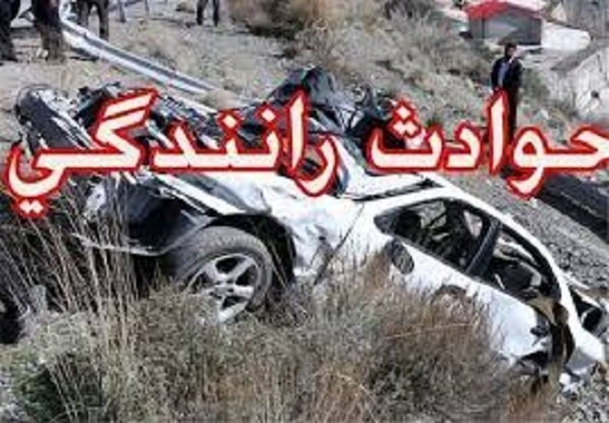 برخورد کامیون بنز با پژو ۲۰۶ در زنجان حادثه ساز شد