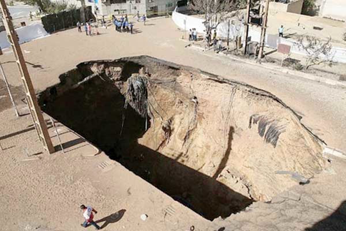 نشست زمین در دشت ورامین به دلیل خشکسالی‌های متوالی بود