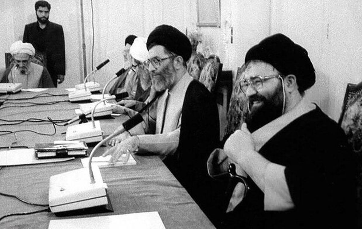 حکم ۲ رهبر پای متمم قانون اساسی ایران

