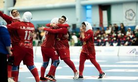 برتری دختران هندبالیست ایران مقابل هنگ کنگ

