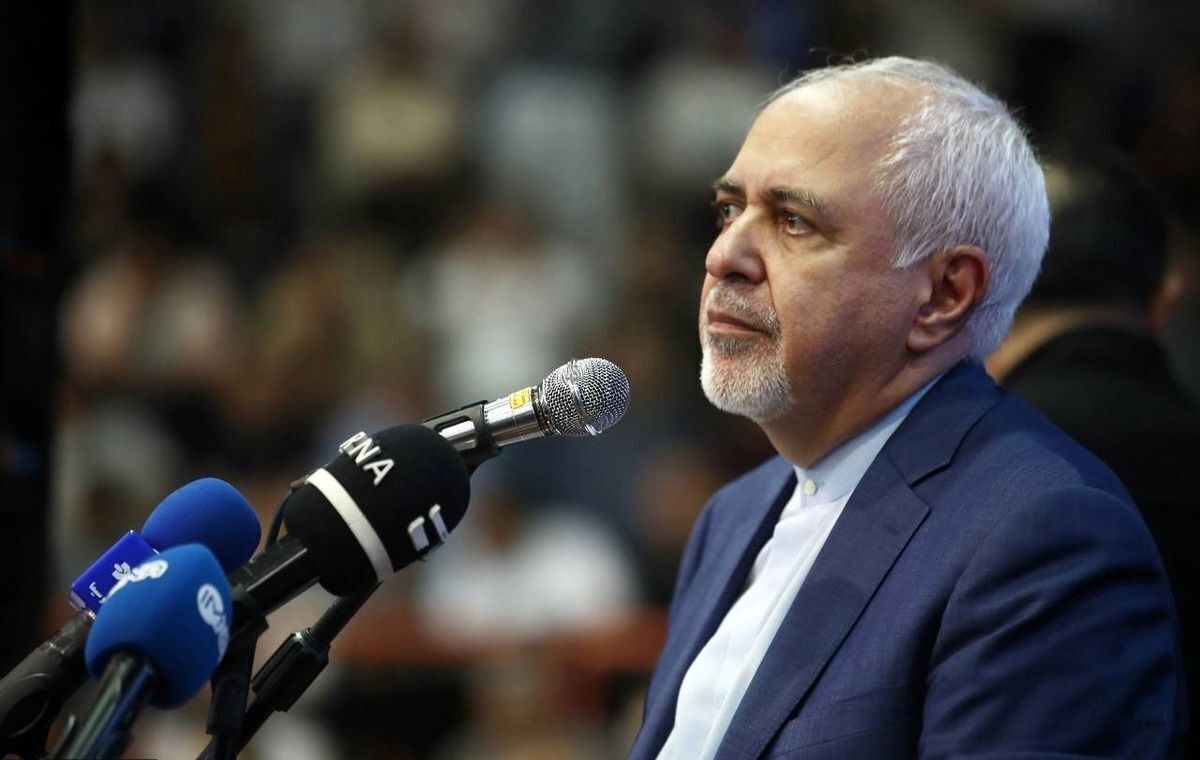 ظریف: خیلی‌ متفاوت است که خشک مغزها و چماق به دست ها در پاستور باشند یا پزشکیان