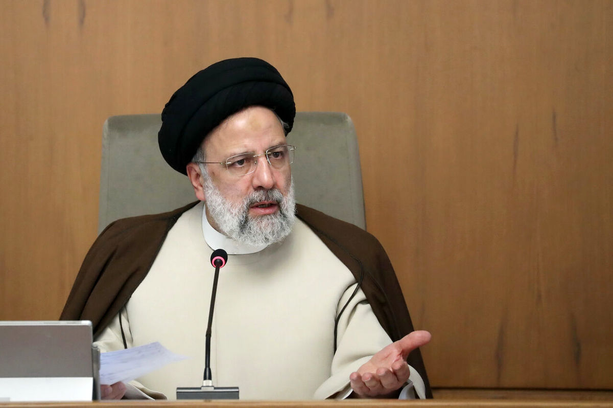 توطئه دشمن برای مسموم کردن دانش‌آموزان جنایت ضدبشری است