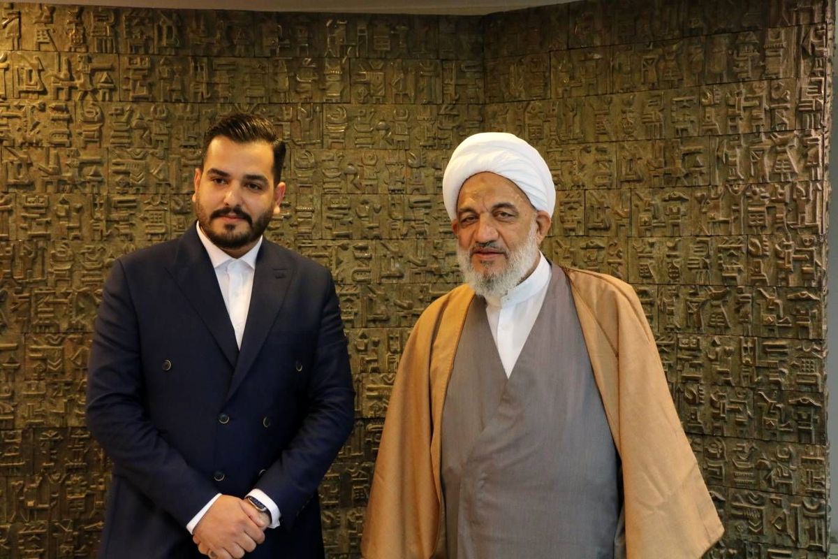 موسس بنیادکارآفرینان گام دوم خاتم منتخب دریافت نشان عالی مدیر سال شد