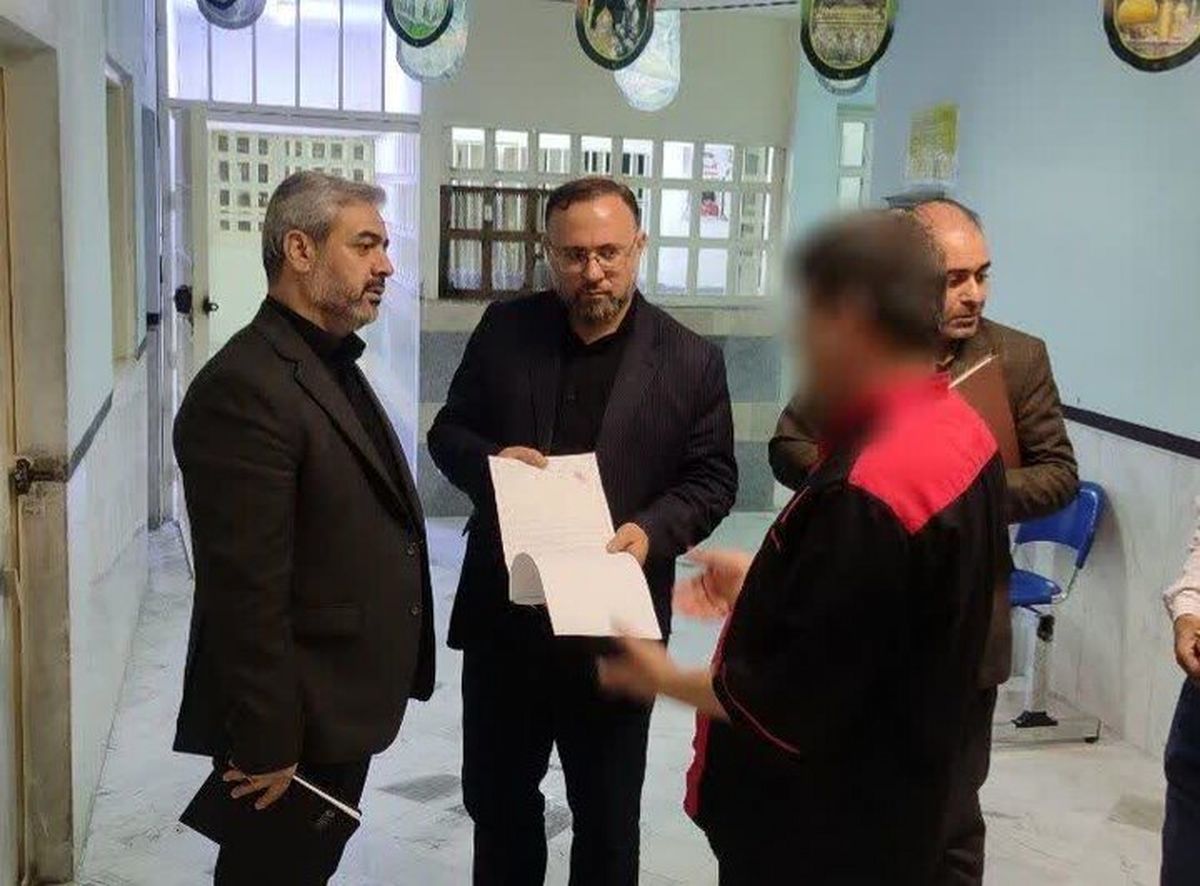 بازدید دادستان مرکز سمنان از زندان مرکزی استان