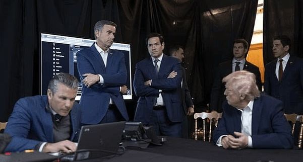 ماجرای جلسه محرمانه ترامپ درباره جنگ با ایران/ مقاله جنجالی وال استریت ژورنال: ۷ پلن واشنگتن برای جنگ جدید/ نگرانی شدید ترامپ درباره آینده