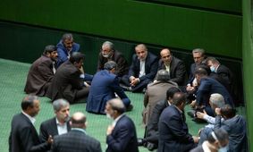 روزنامه فرهیختگان: بدنامی را به گمنامی ترجیح می‌دهند و از هر تریبونی برای عصبی کردن مردم استفاده می‌کنند