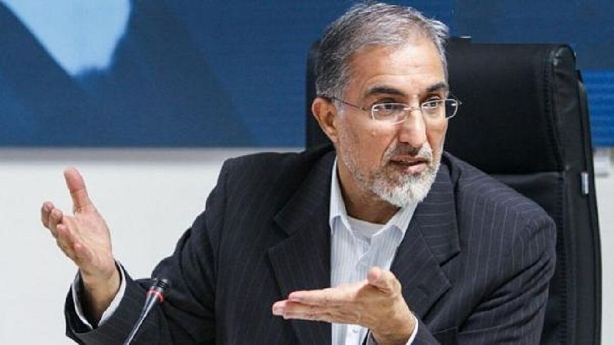 شخصی که قرار بود اعدام شود الان با بادیگارد می گردد، کارگزار نهادهای قدرت است نه بخش خصوصی/ پسر فلان مسئول سابق روزانه یک میلیون بشکه نفت می‌فروشد/ اینها بخش خصوصی نیستند، شکل دیگری از مافیا هستند/ ویدئو
