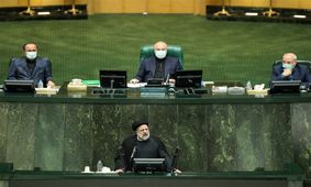 توافق دولت و مجلس بر سر «افزایش سن بازنشستگی»/ توپ در زمین شورای نگهبان/ جبران ورشکستگی صندوق‌ها از جیب بیمه‌پردازان!

