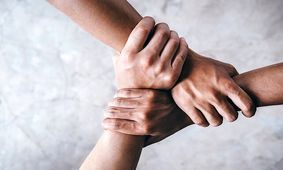 چگونه در شرایط بحران با درک احساسات دیگران ارتباط موثر بر پایه همدلی بسازیم؟