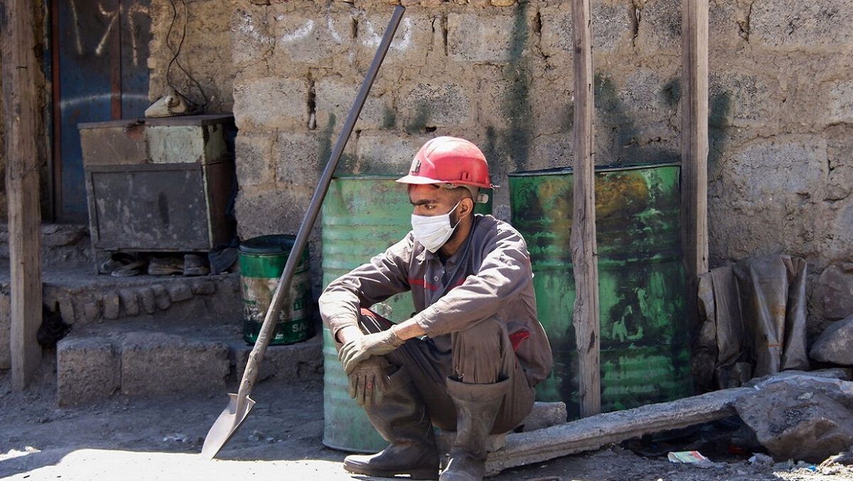 منتظر فقر بیش از ۵۰ درصد خانواده کارگران باشید