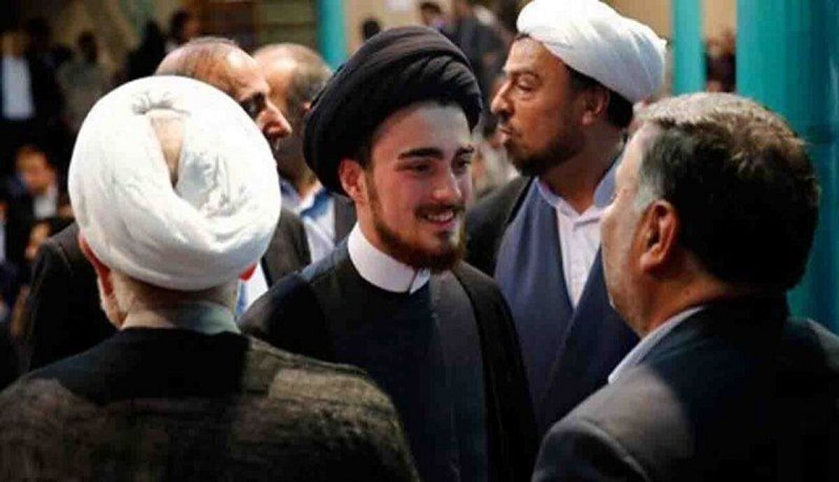 تصویر خاص احمدخمینی در بین تماشاگران دربی