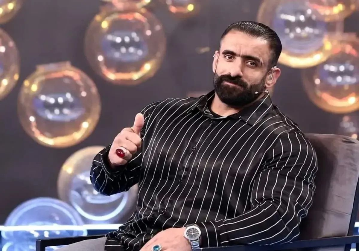 رقص هادی چوپان در تلویزیون حاشیه‌ساز شد/ ویدئو