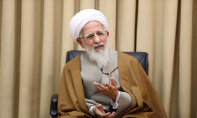 آیت الله جوادی آملی: با وجود این همه منابع، مردم را کمیته امدادی اداره کردن ننگ است/ جامعه گرسنه با برنامه طنز، شاداب نمی‌شود