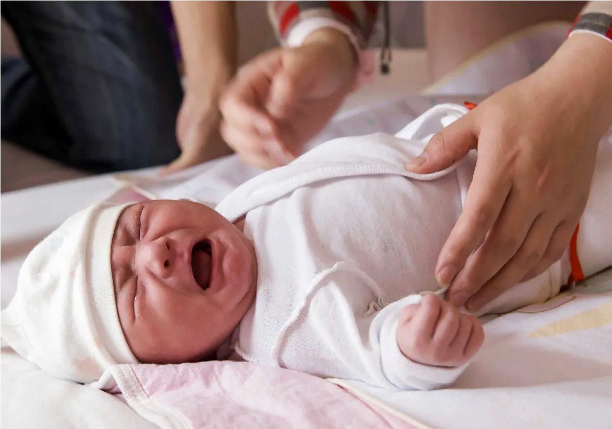 بهترین روش برای ختنه نوزادان زیر ۶ ماه چیست؟/ ویدئو