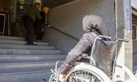 معابر شهری همچنان برای تردد معلولان رضایت‌بخش نیست

