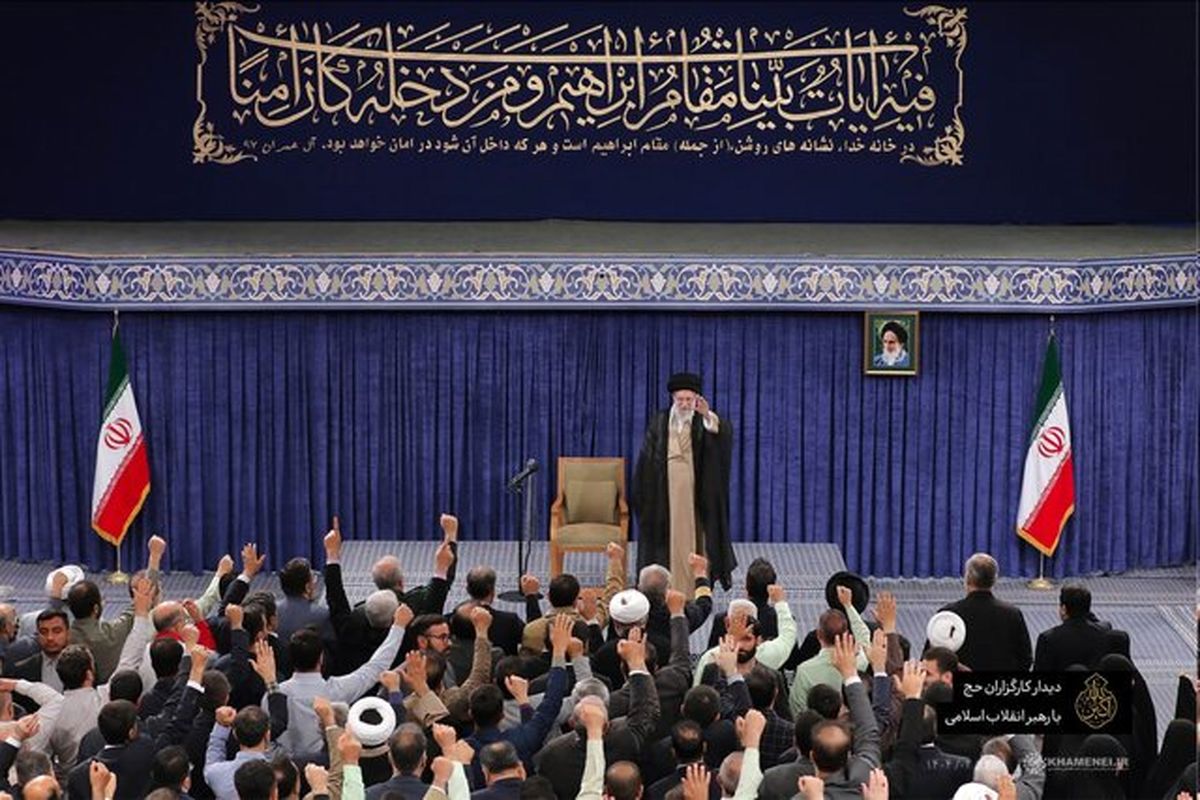 آغاز دیدار کارگزاران حج با رهبر انقلاب

