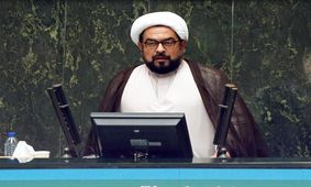 توضیح نماینده شادگان درباره سوءقصد به او: یک فرد جوان بطری بنزین ۲-۳ لیتری را روی من ریخت/ می خواست بنده را آتش بزند اما فندک روشن نشد