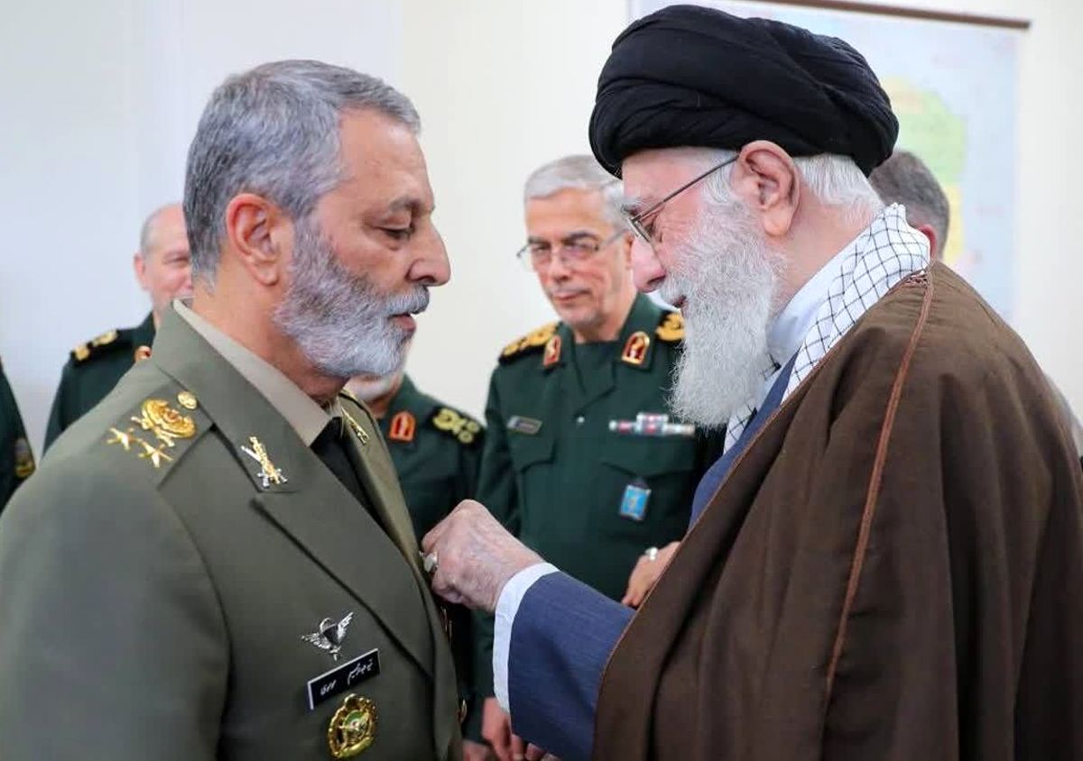 آخرین دست نوشته امیر موسوی یک ساعت پیش از شهادتش در صبح 9 اسفند/ عکس

