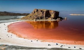 کاهش حجم آب در دریاچه ارومیه