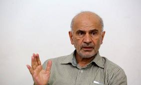 فرشاد مومنی: روس و انگلیس بر سر اینکه ایران سر بلند نکند توافق دارند/ نرخ بهره بالای ۵ درصد به معنای تسخیر توسط رباخوار‌ها است
