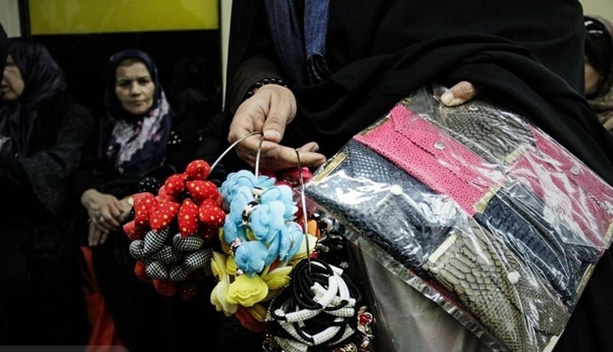 واکنش یک استاد دانشگاه به اظهارات چمران درباره دست فروشان؛ دستفروشان بی‌پناه در برابر جنگ اقتصادی امریکا را قانون‌شکن‌ می‌دانند