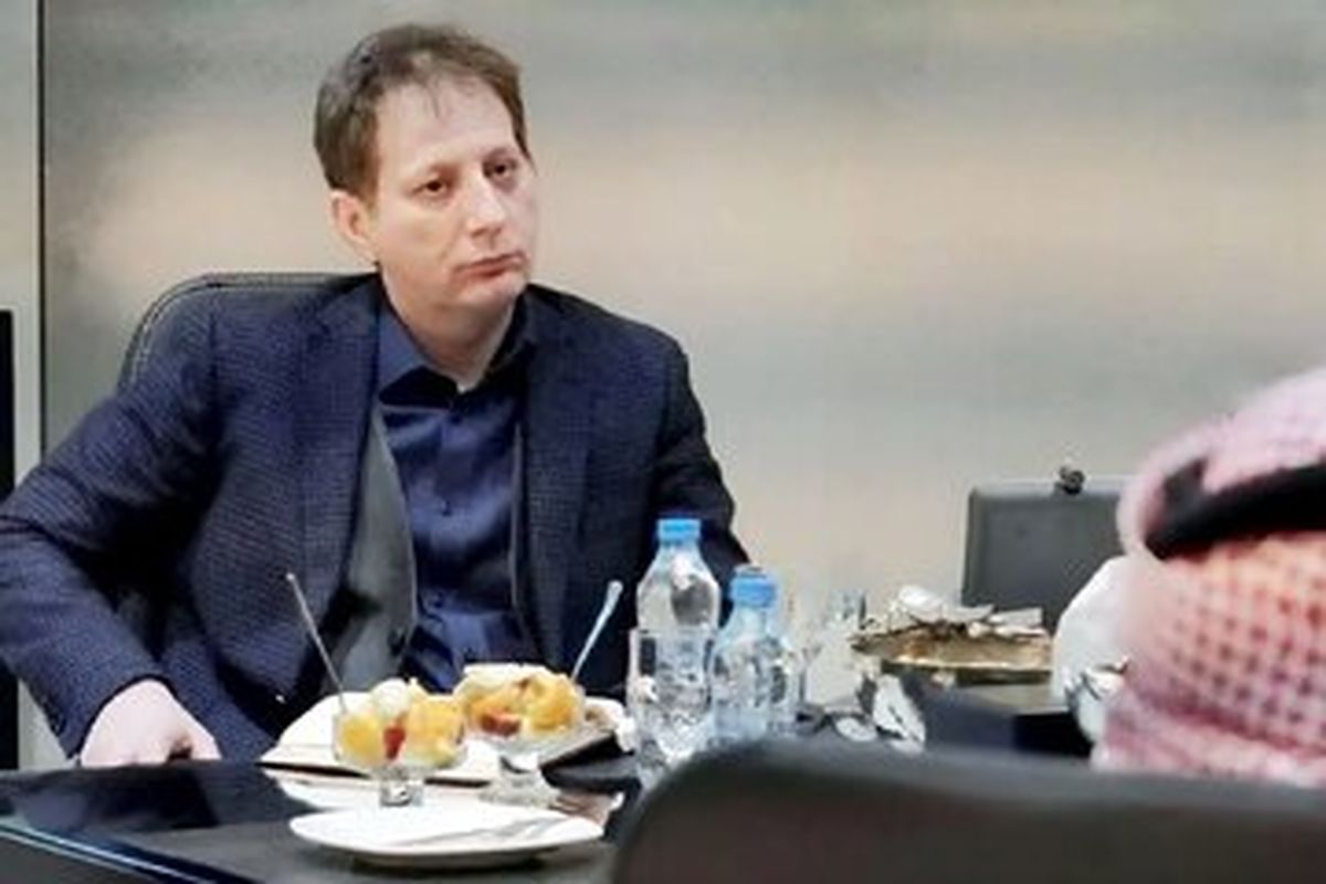 بابک زنجانی؛ سر به "دار" دیروز ، سرمایه"دار" امروز/ کاریکاتور