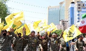 جمعی از رزمندگان افغانستانی لشکر فاطمیون در مراسم تشییع شهدای جنگ ایران و اسرائیل/ عکس

