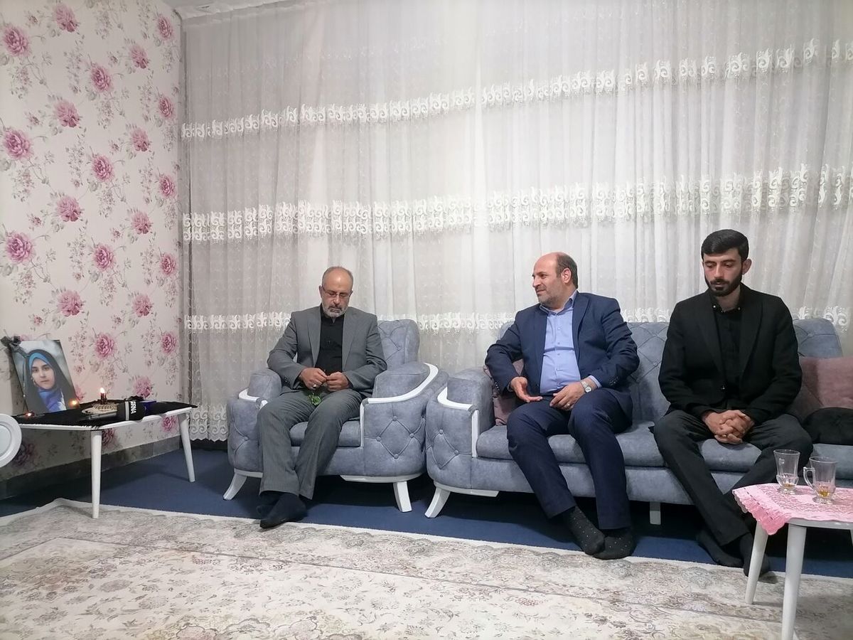 فوت دخترم هیچ ارتباطی با مسمومیت دانش‌آموزان قم ندارد